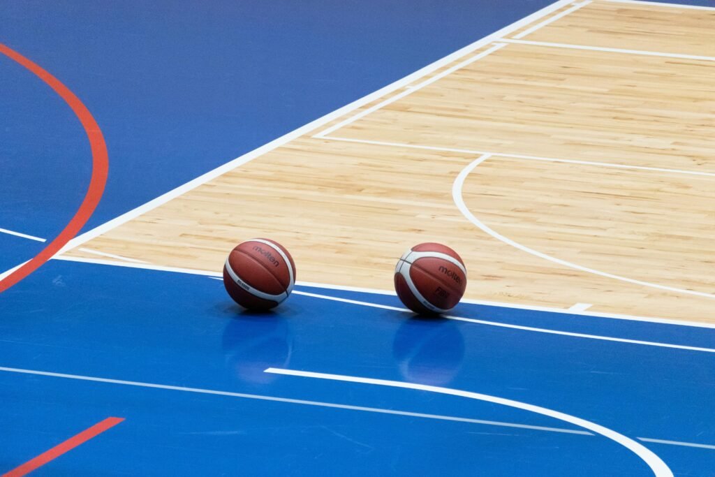 Ballon de basket illustrant un avis sur un modèle Tarmak Decathlon