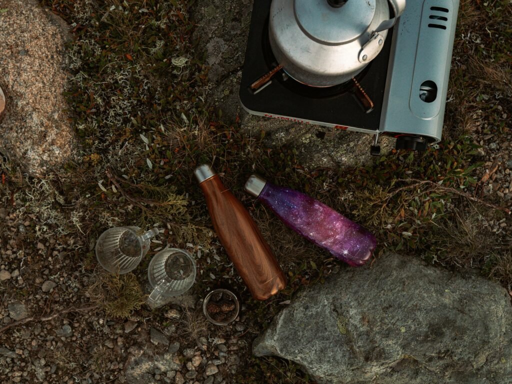 Gourde de randonnée en extérieur, illustration pour un avis sur une gourde Quechua